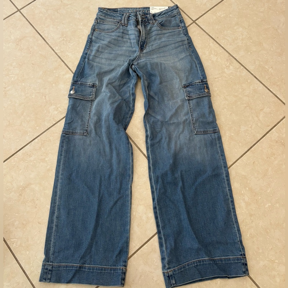 American Eagle Outfitters High-Rise Wide Leg Cargo Jeans - Blue Wash